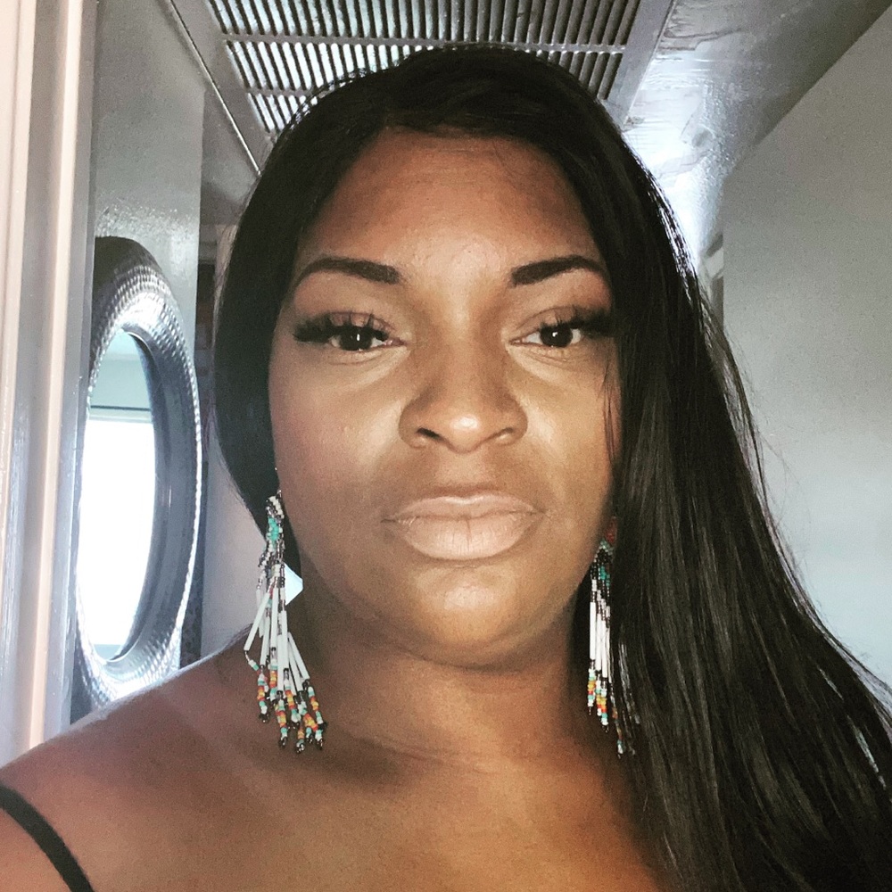Meet your Posher, April